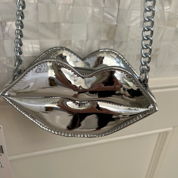 NWT new Anthropologie shiraleah silver lips mini bag purse crossbody chain - Picture 7 of 17